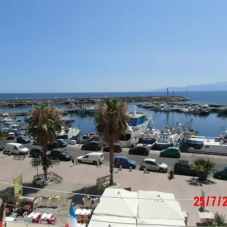Holiday Home Santa Flavia Daire *